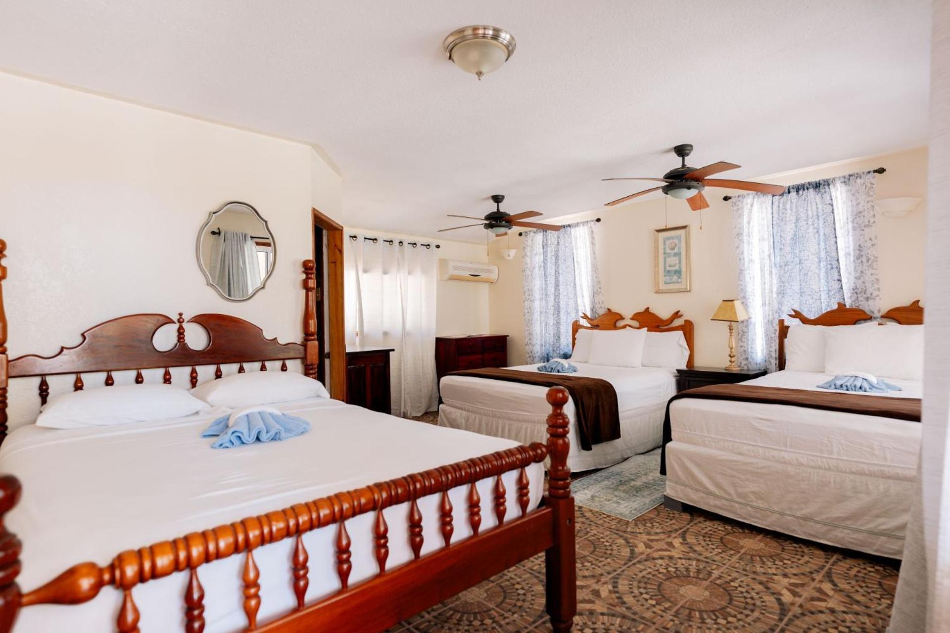 Blue Marlin Beach Resort Dangriga Exterior photo